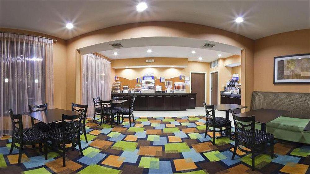 Holiday Inn Express Arlington Interstate 20 Parks Mall By Ihg Buitenkant foto